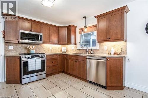 250 Royal Street, Waterloo, ON - Indoor Photo Showing Kitchen With Stainless Steel Kitchen
