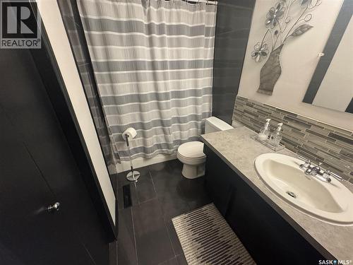 101 Doepker Avenue, Annaheim, SK - Indoor Photo Showing Bathroom