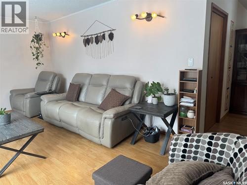 101 Doepker Avenue, Annaheim, SK - Indoor Photo Showing Living Room