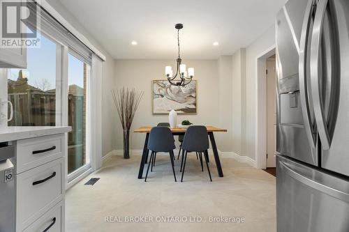 3811 Cedar Hedge Rise, Mississauga, ON - Indoor Photo Showing Dining Room