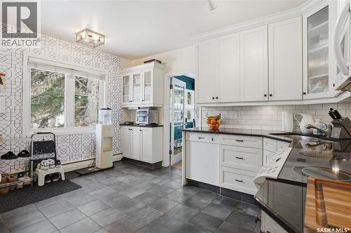 2804 Hill Avenue, Regina, SK - Indoor Photo Showing Kitchen