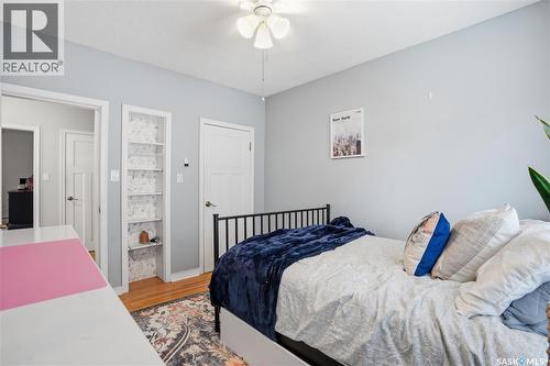 2804 Hill Avenue, Regina, SK - Indoor Photo Showing Bedroom