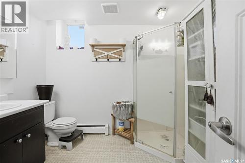 2804 Hill Avenue, Regina, SK - Indoor Photo Showing Bathroom