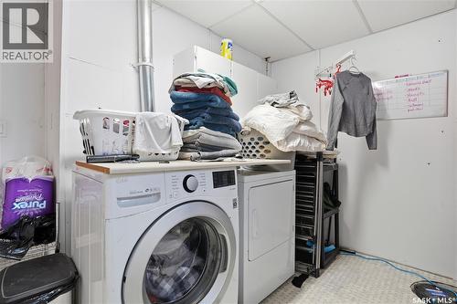 2804 Hill Avenue, Regina, SK - Indoor Photo Showing Laundry Room