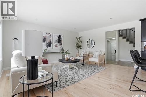 662 Sutter Bay, Saskatoon, SK - Indoor Photo Showing Living Room