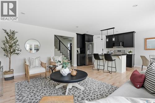 662 Sutter Bay, Saskatoon, SK - Indoor Photo Showing Living Room