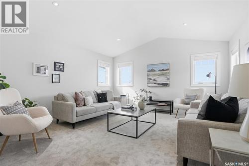 662 Sutter Bay, Saskatoon, SK - Indoor Photo Showing Living Room