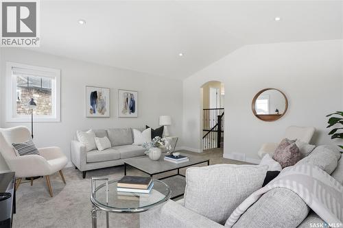662 Sutter Bay, Saskatoon, SK - Indoor Photo Showing Living Room