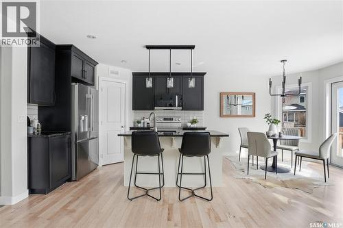 662 Sutter Bay, Saskatoon, SK - Indoor Photo Showing Kitchen