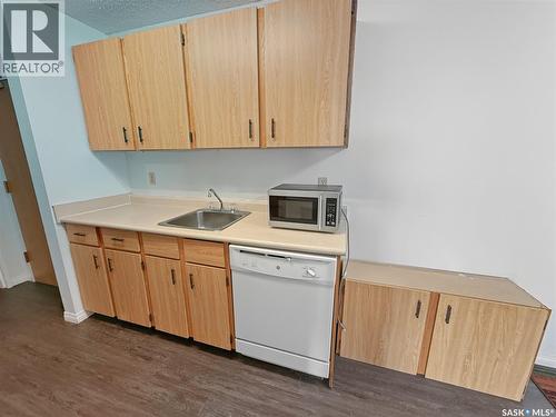 301 1110 9Th Avenue Ne, Swift Current, SK - Indoor Photo Showing Kitchen