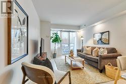 224 - 35 SARANAC BOULEVARD  Toronto, ON M6A 2G4