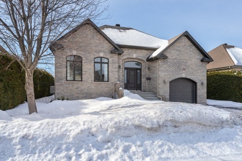 3425 Rue Laubia  Longueuil (Saint-Hubert), QC J3Y 0C5