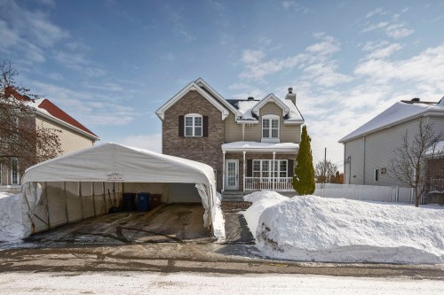 107 Rue Pierre-Raimbault  Terrebonne (Lachenaie), QC J6V 1L7