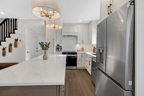 Cuisine - 414 Rue Dufferin, Hampstead, QC - Indoor Photo Showing Kitchen With Upgraded Kitchen
