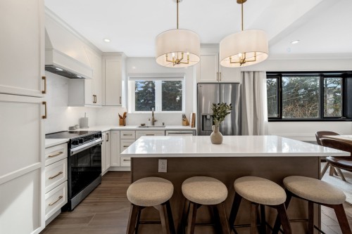 Cuisine - 414 Rue Dufferin, Hampstead, QC - Indoor Photo Showing Kitchen With Upgraded Kitchen
