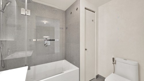 Bathroom - 1306-360 Rue Mayor, Montréal (Ville-Marie), QC - Indoor Photo Showing Bathroom