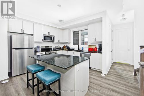 1891 Thames Circle, Milton, ON - Indoor Photo Showing Kitchen With Stainless Steel Kitchen With Upgraded Kitchen