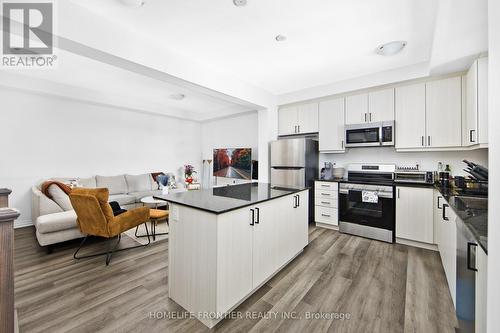 1891 Thames Circle, Milton, ON - Indoor Photo Showing Kitchen With Stainless Steel Kitchen