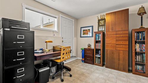 C-515 20Th Avenue, Creston, BC - Indoor Photo Showing Office