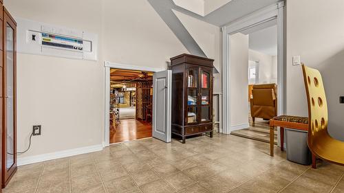 C-515 20Th Avenue, Creston, BC - Indoor Photo Showing Other Room