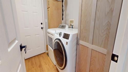 3027 Black Angus Road, Cranbrook, BC - Indoor Photo Showing Laundry Room