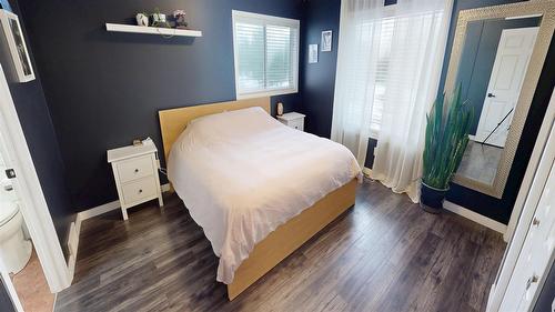 3027 Black Angus Road, Cranbrook, BC - Indoor Photo Showing Bedroom