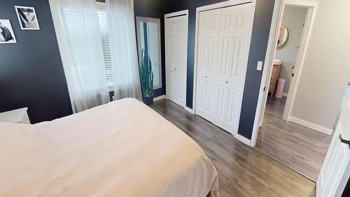 3027 Black Angus Road, Cranbrook, BC - Indoor Photo Showing Bedroom