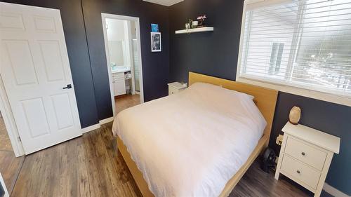 3027 Black Angus Road, Cranbrook, BC - Indoor Photo Showing Bedroom