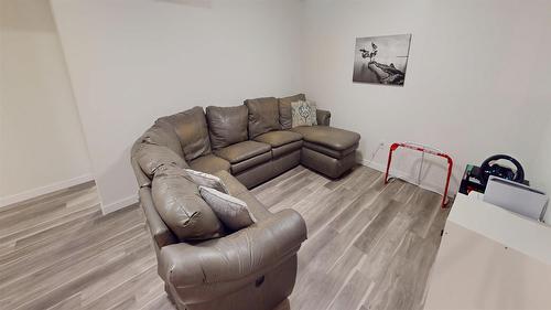 3027 Black Angus Road, Cranbrook, BC - Indoor Photo Showing Other Room