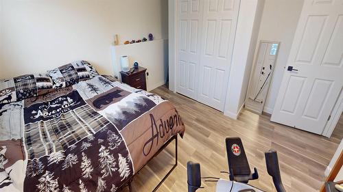 3027 Black Angus Road, Cranbrook, BC - Indoor Photo Showing Bedroom