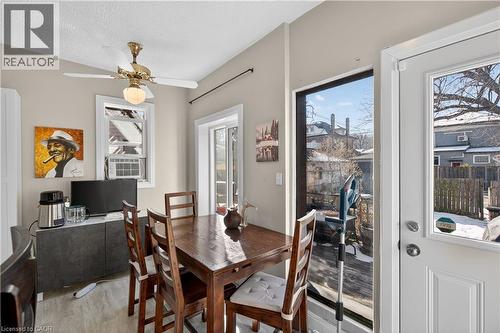 147 Homewood Avenue, Hamilton, ON - Indoor Photo Showing Dining Room