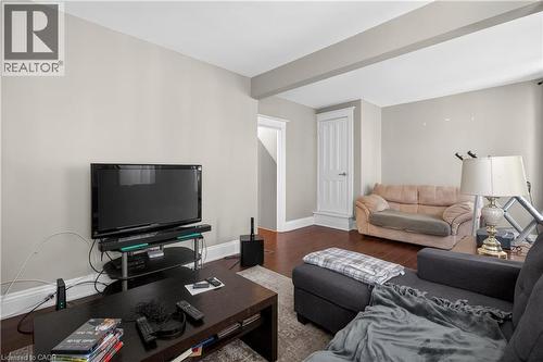 147 Homewood Avenue, Hamilton, ON - Indoor Photo Showing Living Room