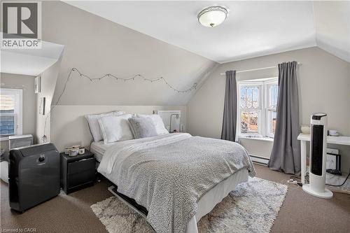 147 Homewood Avenue, Hamilton, ON - Indoor Photo Showing Bedroom
