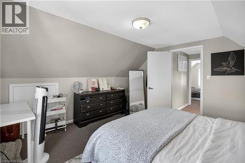147 Homewood Avenue, Hamilton, ON - Indoor Photo Showing Bedroom