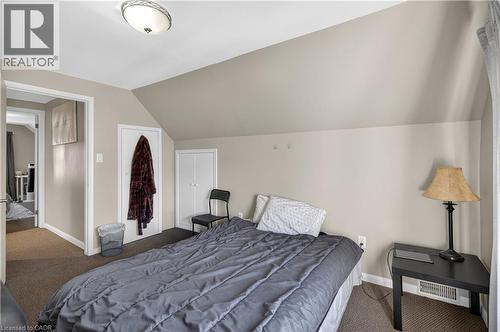 147 Homewood Avenue, Hamilton, ON - Indoor Photo Showing Bedroom