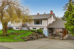 2202 Rosewood Ave  Duncan, BC V9L 3E7