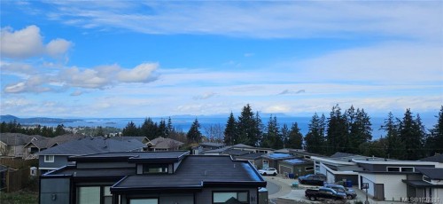 156 Hawk Point Rd, Nanaimo, BC 