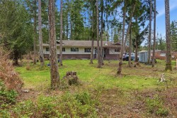 2187 Burgoyne Rd  Coombs, BC V0R 1M0