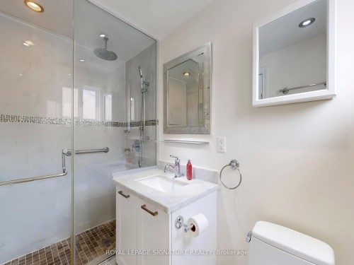 4 Fieldview Crescent, Markham, ON - Indoor Photo Showing Bathroom