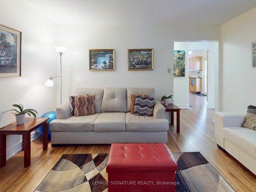 4 Fieldview Crescent, Markham, ON - Indoor Photo Showing Living Room