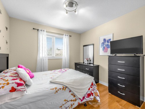 30 Root Crescent, Ajax, ON - Indoor Photo Showing Bedroom