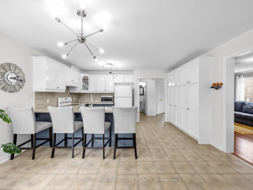30 Root Crescent, Ajax, ON - Indoor Photo Showing Kitchen