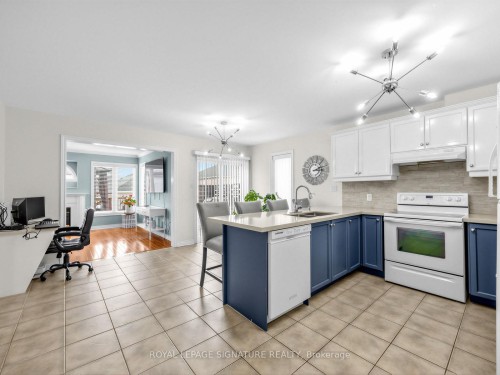 30 Root Crescent, Ajax, ON - Indoor Photo Showing Kitchen