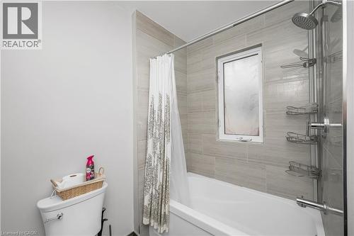 77 Proctor Boulevard, Hamilton, ON - Indoor Photo Showing Bathroom