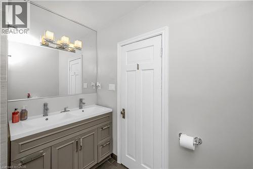77 Proctor Boulevard, Hamilton, ON - Indoor Photo Showing Bathroom