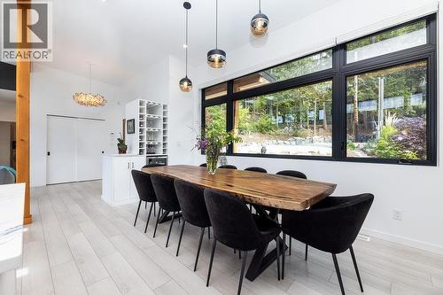 6101 -6099 Coracle Drive, Sechelt, BC - Indoor Photo Showing Dining Room