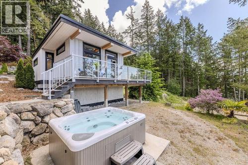 6101 -6099 Coracle Drive, Sechelt, BC - Outdoor With Deck Patio Veranda