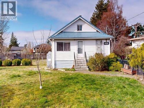 4291 Joyce Ave, Powell River, BC - Outdoor