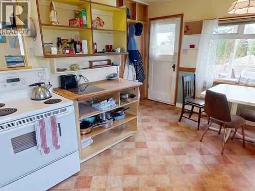 4291 Joyce Ave, Powell River, BC - Indoor Photo Showing Kitchen