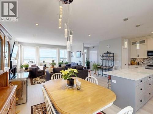 4374 Quebec Ave, Powell River, BC - Indoor Photo Showing Dining Room